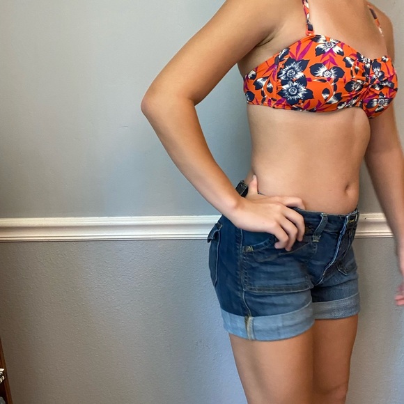 Gorgeous Orange Twist bikini top - Picture 2 of 7